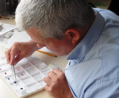 How to Create a Piece of Bespoke Gemstone Jewellery